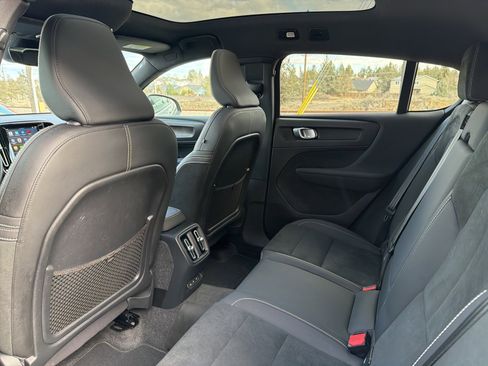 Used 2023 Volvo C40 P8 Recharge Plus w/ Climate Package image 19