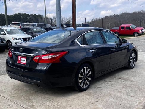 Used 2016 Nissan Altima 2.5 SL w/ 2.5 Technology Package image 6