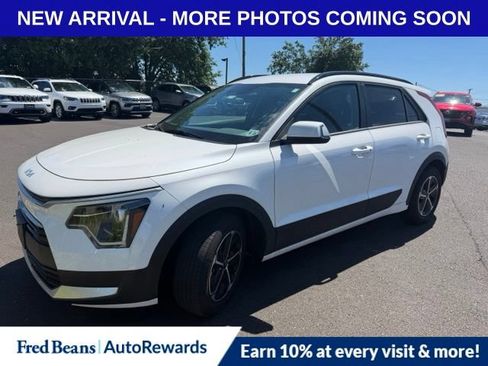 Used 2023 Kia Niro EX FWD image 3