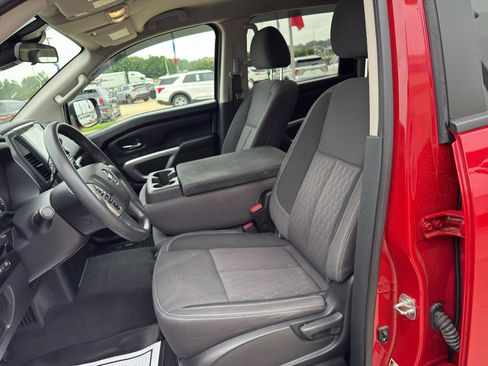 Used 2022 Nissan Titan SV w/ Accessory Utility Package AWD/4WD image 10