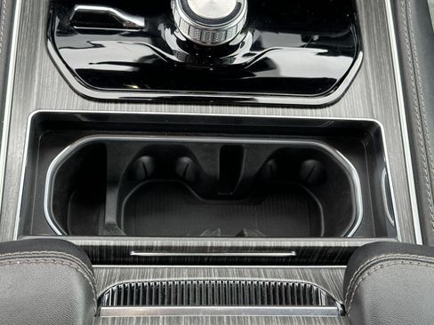 Used 2024 Jeep Wagoneer Series II w/ Flexible Seating Group image 27