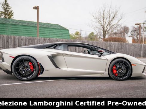 Used 2015 Lamborghini Aventador LP 700-4 image 4