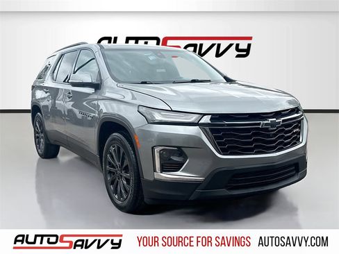 Used 2023 Chevrolet Traverse RS image 1