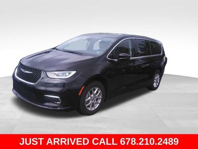 Certified 2024 Chrysler Pacifica Touring-L