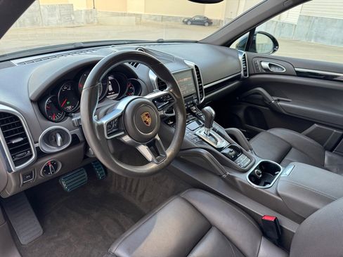 Used 2018 Porsche Cayenne S image 13