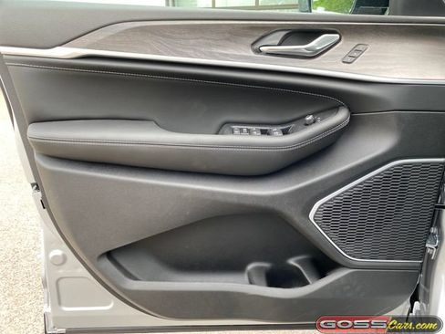 New 2026 Jeep Grand Cherokee Limited AWD/4WD image 24