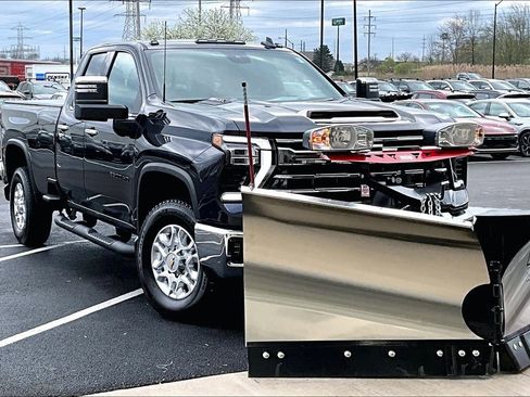 Used 2024 Chevrolet Silverado 2500 LTZ w/ LTZ Convenience Package image 10