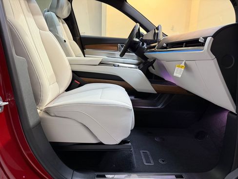 New 2026 Cadillac Vistiq Luxury image 55