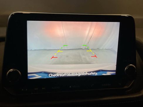 Used 2024 Nissan Rogue SV image 17