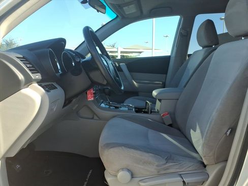Used 2013 Toyota Highlander image 19