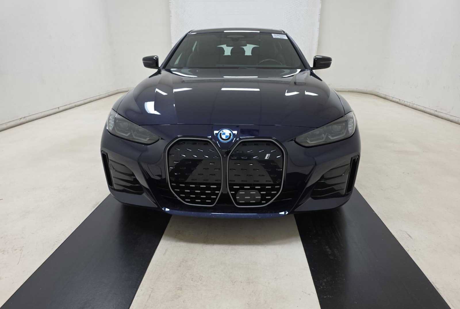 Used 2023 BMW i4 eDrive40 w/ M Sport Package RWD image 2