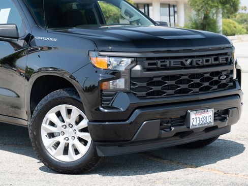 Used 2023 Chevrolet Silverado 1500 Custom image 9