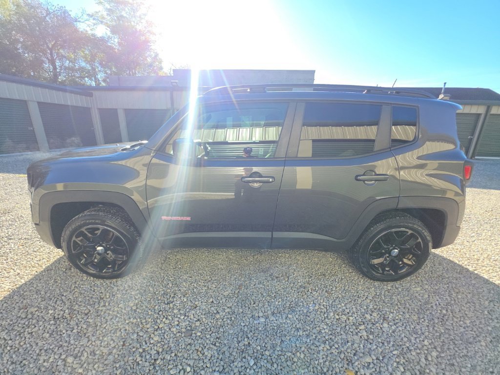 Used 2018 Jeep Renegade Latitude AWD/4WD image 2