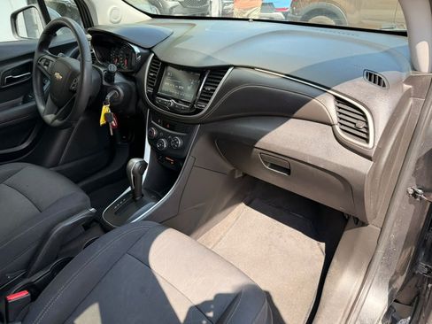 Used 2017 Chevrolet Trax LT AWD/4WD image 25