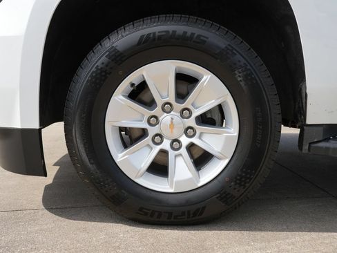 Used 2019 Chevrolet Tahoe LT w/ Luxury Package AWD/4WD image 27