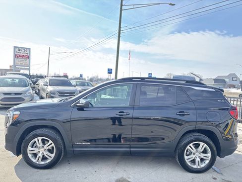 Used 2022 GMC Terrain SLE w/ Driver Convenience Package AWD/4WD image 4