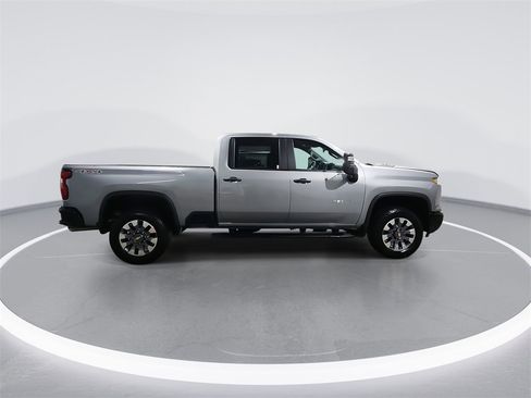 Used 2025 Chevrolet Silverado 2500 Custom w/ Custom Convenience Package image 9