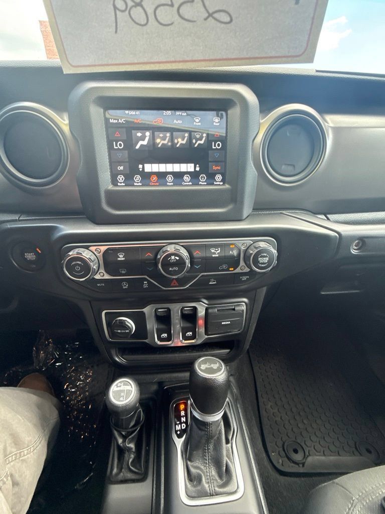 Used 2021 Jeep Wrangler Sport AWD/4WD image 16