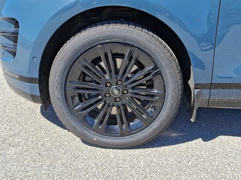 Certified 2026 Land Rover Range Rover Evoque Dynamic SE AWD/4WD image 2