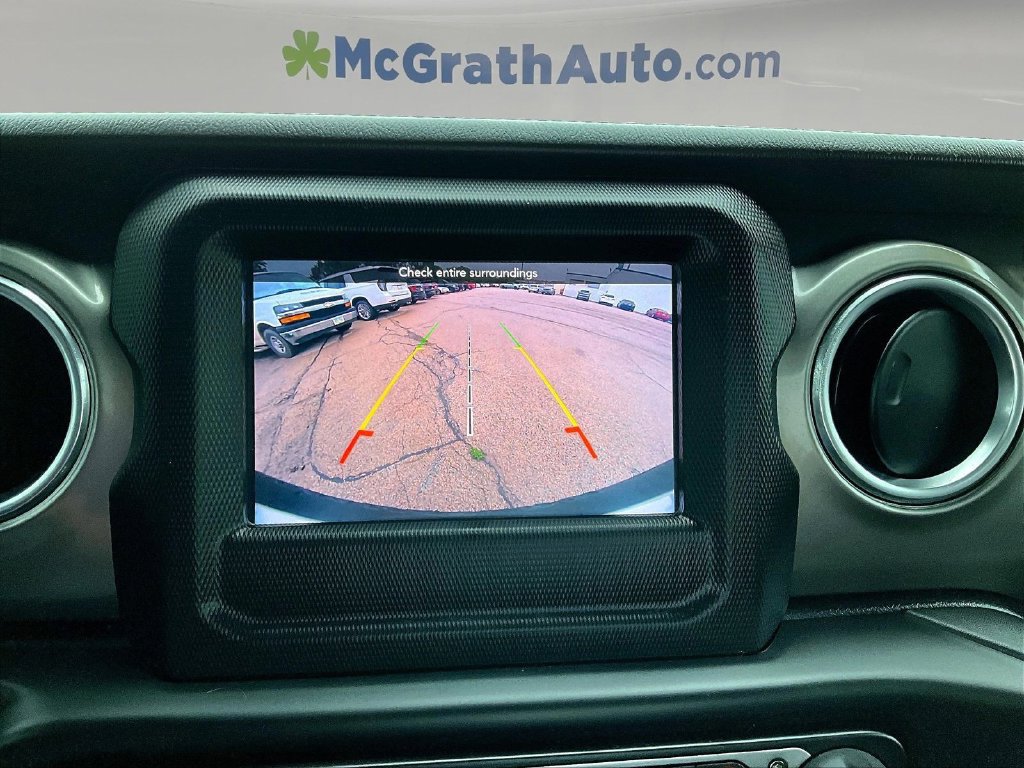 Used 2018 Jeep Wrangler Unlimited Sahara w/ Safety Group AWD/4WD image 16