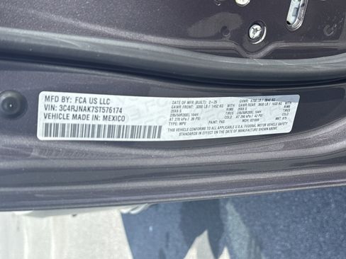 Used 2025 Jeep Wagoneer S Launch Edition image 37