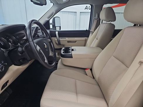Used 2011 Chevrolet Silverado 2500 LT w/ Interior Plus Package RWD image 34