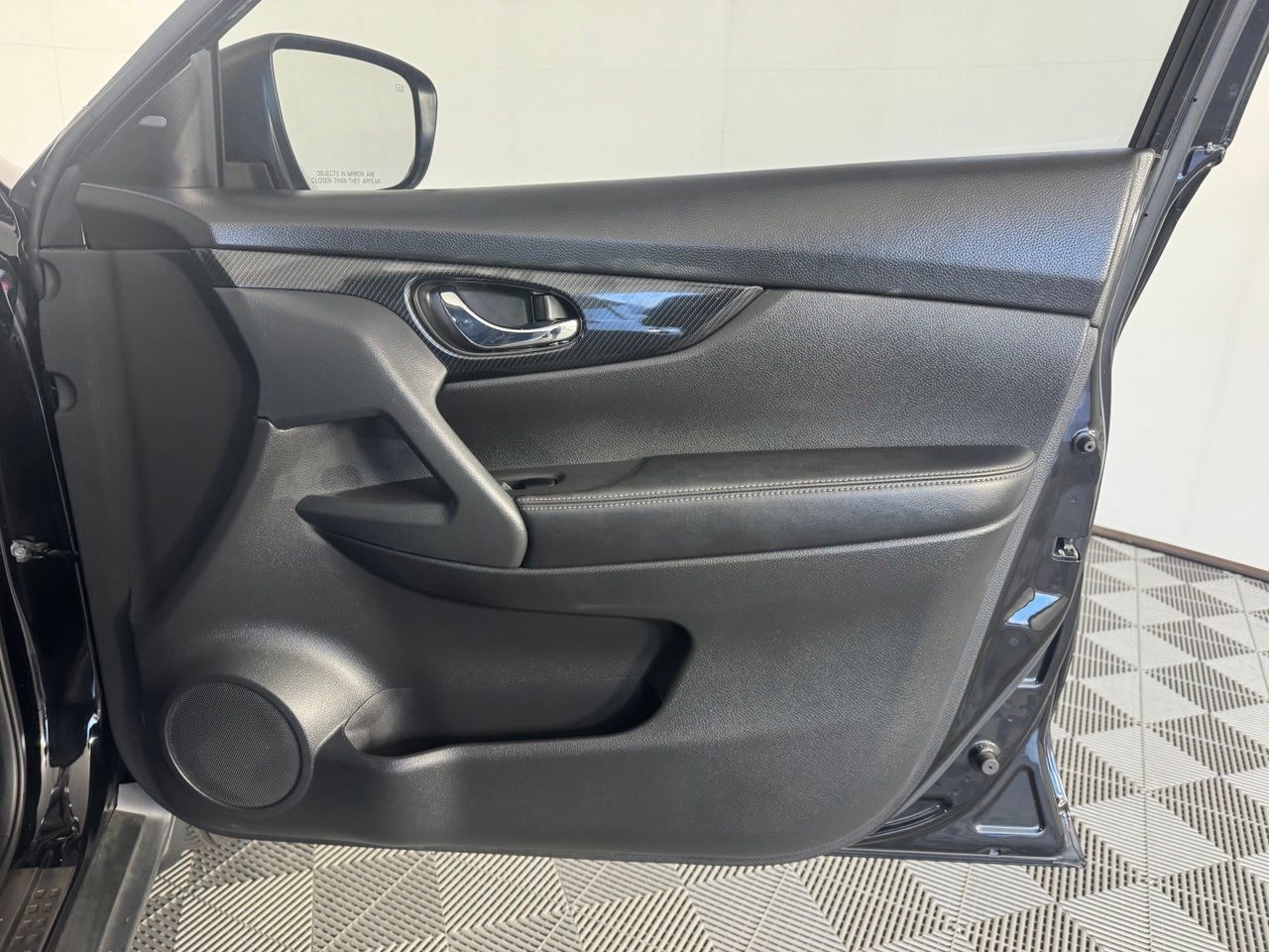 Used 2017 Nissan Rogue SL FWD image 30