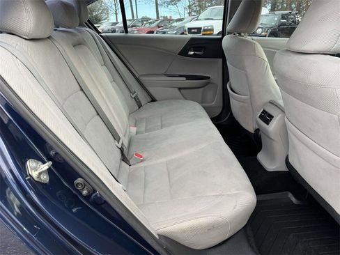 Used 2017 Honda Accord EX image 15