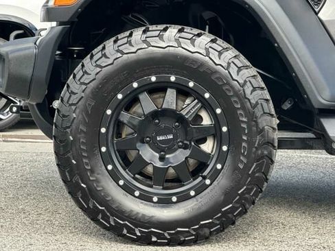 Used 2019 Jeep Wrangler Sport AWD/4WD image 25