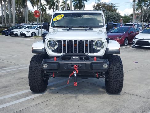 Used 2024 Jeep Wrangler Sahara image 8