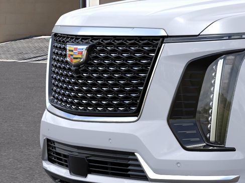 New 2026 Cadillac Escalade Luxury AWD/4WD image 2