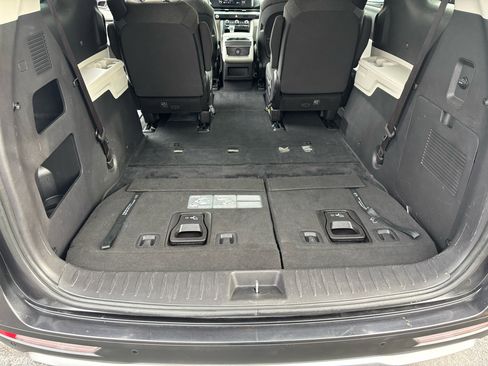 Used 2022 Kia Carnival LX image 15