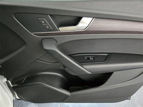 Used 2021 Audi Q5 2.0T Premium w/ Convenience Package image 25