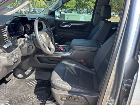 Used 2023 Chevrolet Silverado 1500 LTZ AWD/4WD image 18