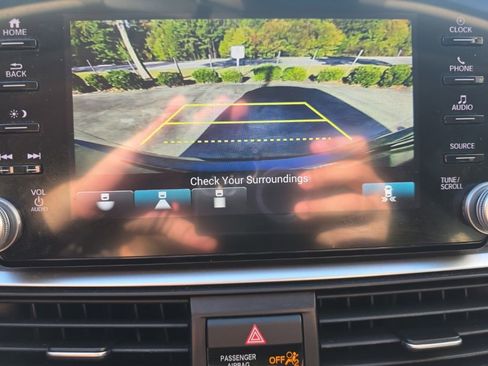 Used 2020 Honda Accord EX image 30