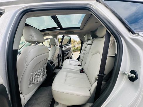 Used 2014 Cadillac SRX Luxury w/ Driver Awareness Package image 16