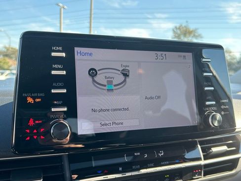 Used 2024 Toyota Sienna XLE image 27