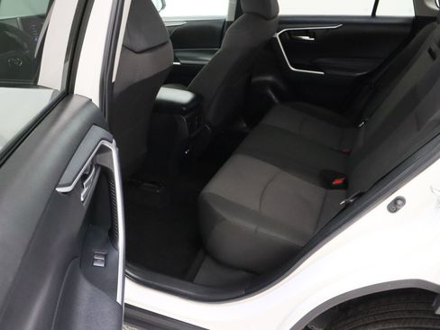 Used 2025 Toyota RAV4 XLE FWD image 28