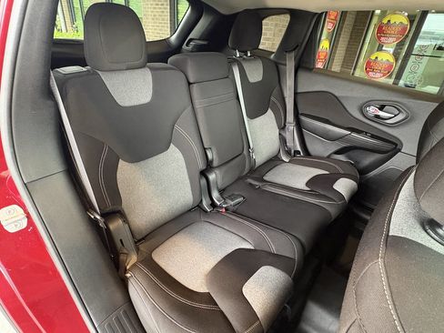 Used 2014 Jeep Cherokee Latitude AWD/4WD image 26