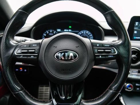 Used 2020 Kia Stinger GT1 RWD image 32