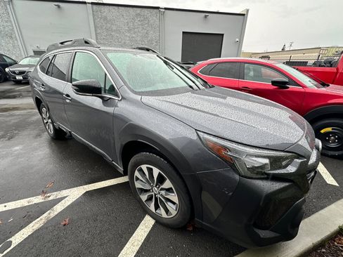 Used 2023 Subaru Outback Limited image 2