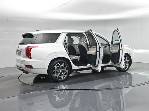 Used 2022 Hyundai Palisade Calligraphy w/ Cargo Package FWD image 6