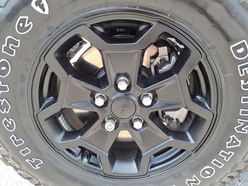 Used 2023 Jeep Wrangler Unlimited AWD/4WD image 11