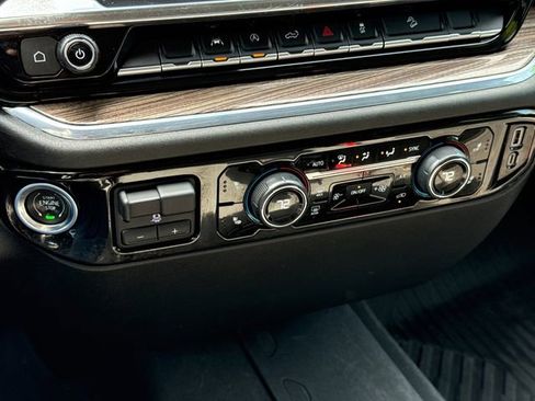 Used 2024 Chevrolet Silverado 1500 LT image 26