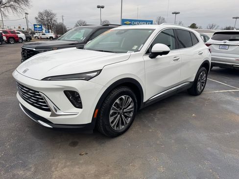 Used 2024 Buick Envision Preferred image 3