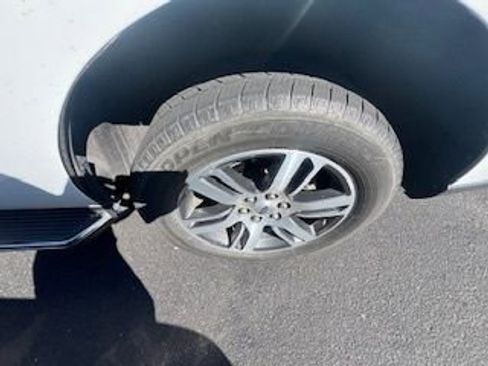 Used 2023 Ford Expedition Limited image 18