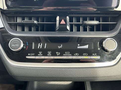 Certified 2023 Toyota Corolla LE image 28