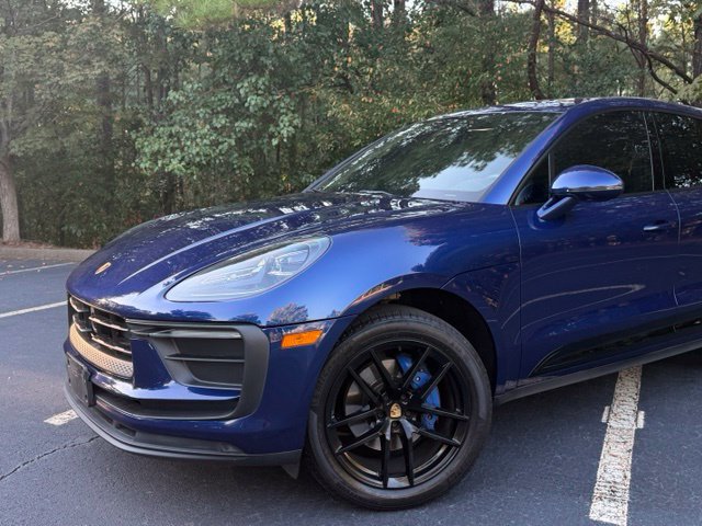 Used 2023 Porsche Macan AWD/4WD image 4