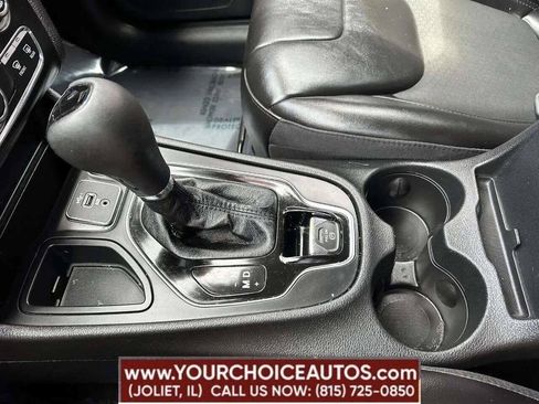 Used 2021 Jeep Cherokee Latitude Plus FWD image 8