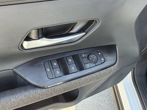 Used 2026 Nissan Kicks SV FWD image 15